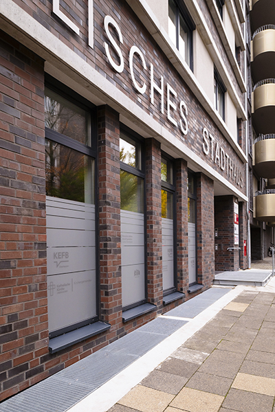 Außenansicht mit Klinkerfassade des katholischen Stadthauses Oberhausen