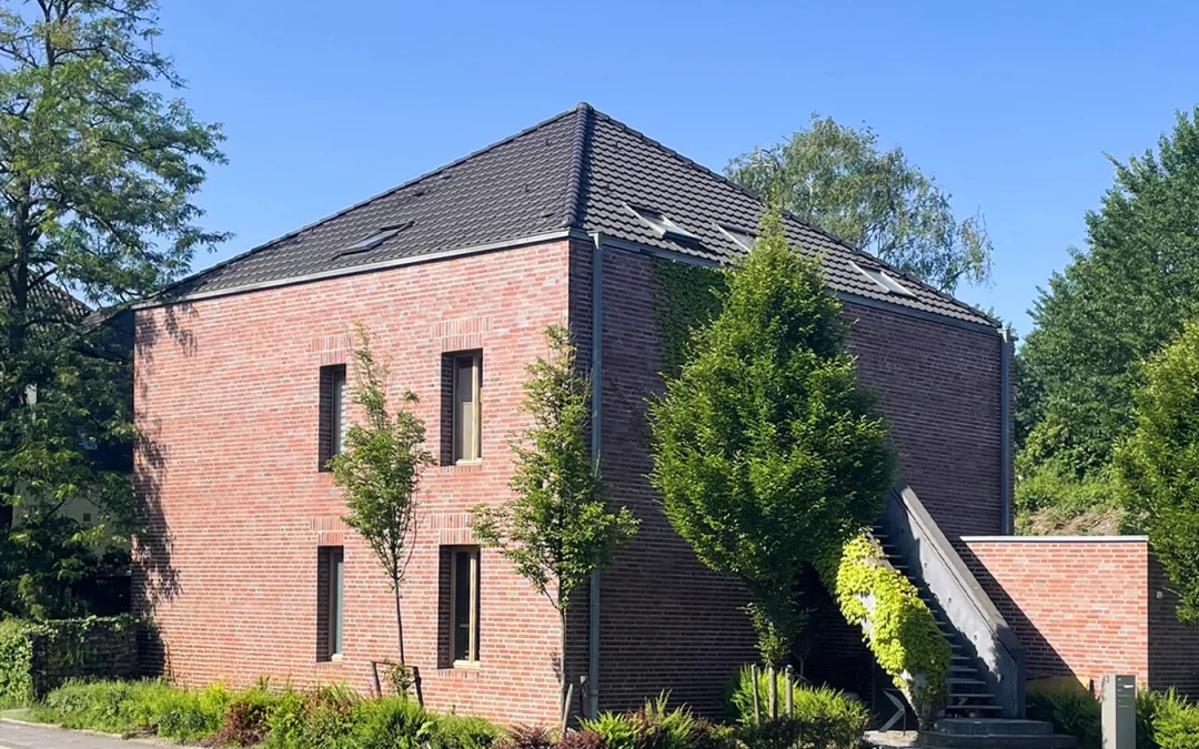 Kompakter Klinkerkubus 